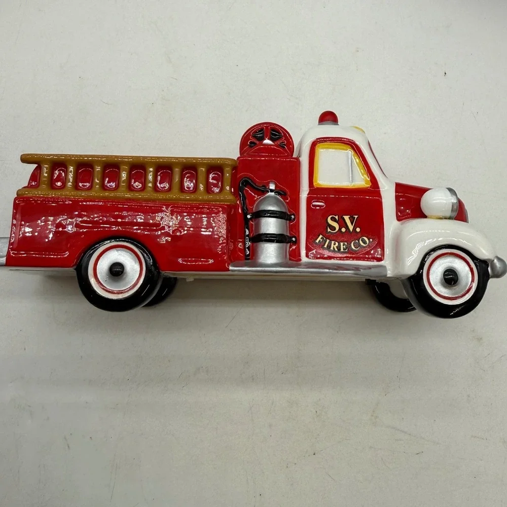 Department 56 Snow Village Fire Truck 56. Lighted Christmas Accessory Boxed